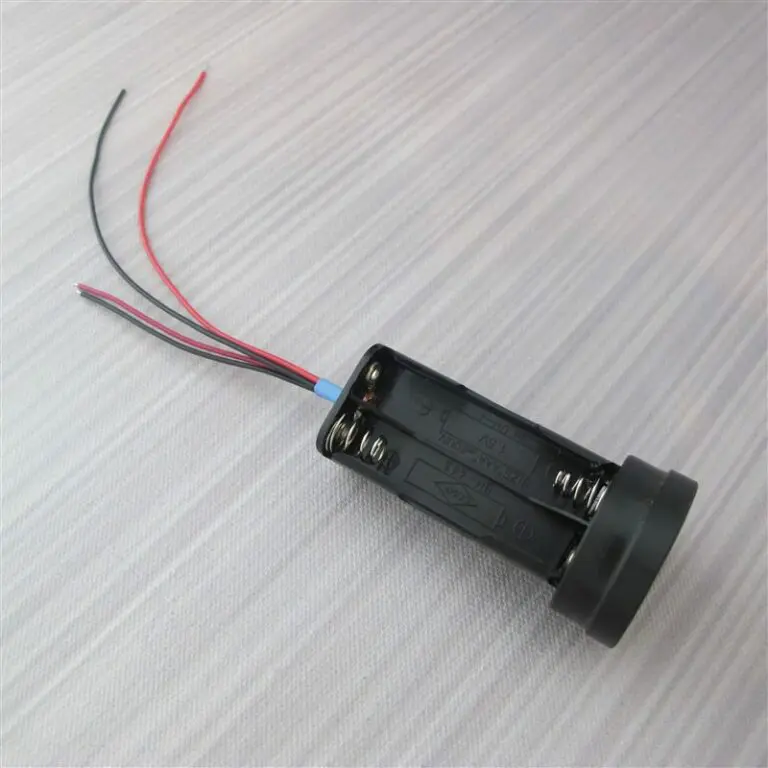 Full View of 4x AAA Battery Holder & Speaker Combo