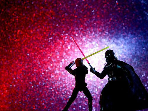 Someone want to tell me why this Qui-Gon Jinn lightsaber is red? : r/StarWars