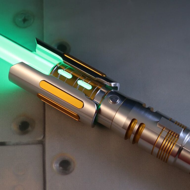 Combat Ready Emitter Windows on Fallen LE Custom Lightsaber