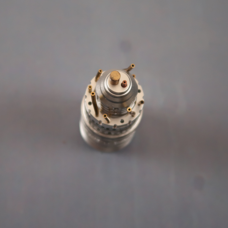 Survivor Silver Pommel - Top